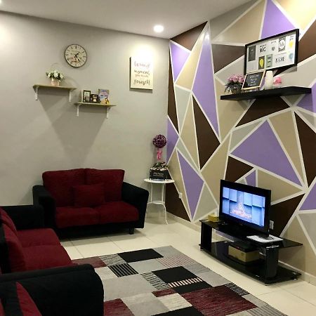 D'Q Putra Homestay Melaka Unit Miqa Екстериор снимка