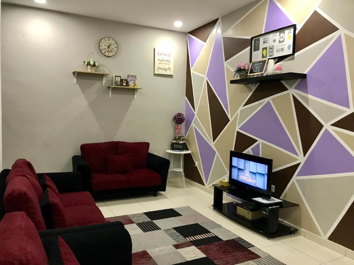 D'Q Putra Homestay Melaka Unit Miqa Екстериор снимка